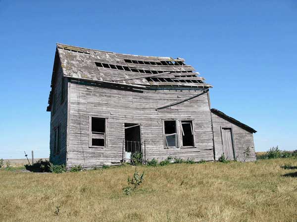 The abandoned house near Brookdale where, in 1909, the charivari shooting of Harry Bosnell took place.