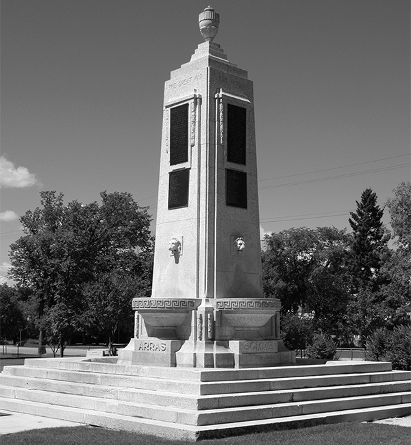 The Stonewall Cenotaph was crafted in 1922 by architect Gilbert Parfitt (1887–1966), who also designed the cenotaph that stands on Memorial Boulevard in Winnipeg.
