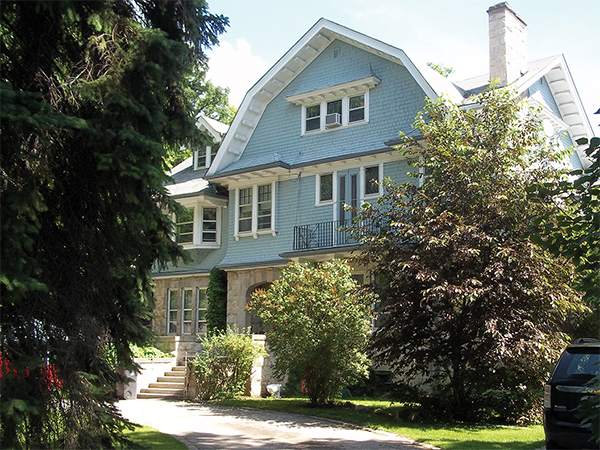 147 West Gate. In the late 1920s and early 1930s, Sir Charles Tupper’s mansion in the exclusive Armstrong’s Point enclave was rented by London-born and Saskatchewan-raised grain-trader Maxwell Heppner (1881–1957).
