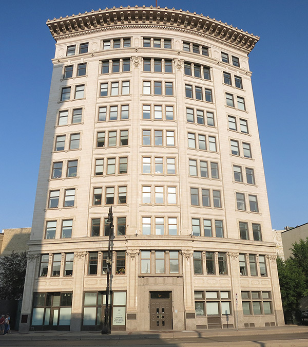 Confederation Life Building, 457 Main Street
