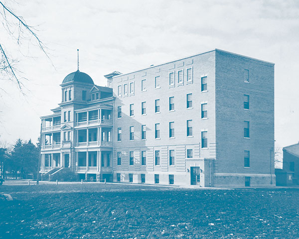 Between 1937 and 1938, the original Home for Incurables at left was expanded with a new four-storey wing at right that provided accommodation for 84 more patients.