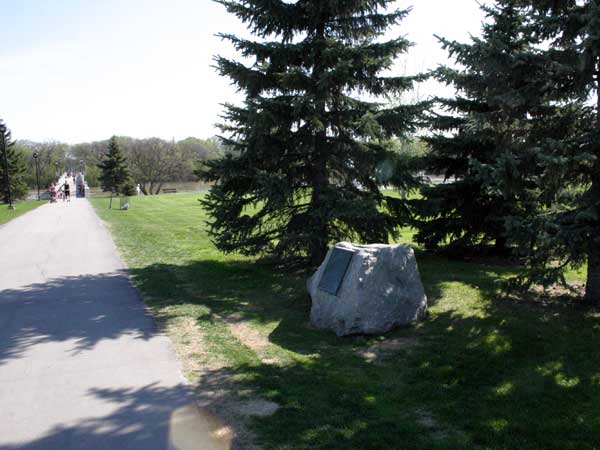 Assiniboine Park commemorative plaque