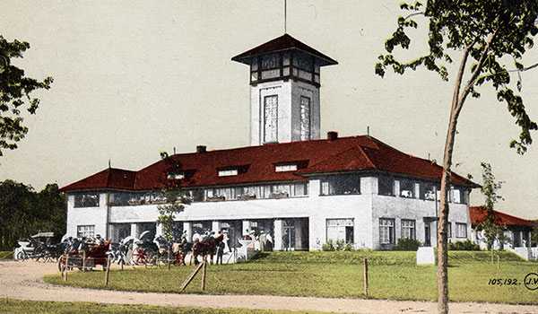 Postcard view of original Assiniboine Park Pavilion, destroyed by fire in 1929