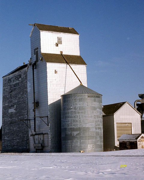 Paterson grain elevator at Balmoral