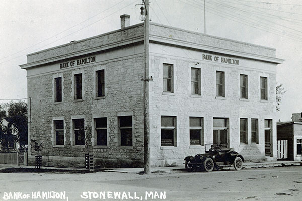 Postcard view of the Bank of Hamilton Building at Stonewall