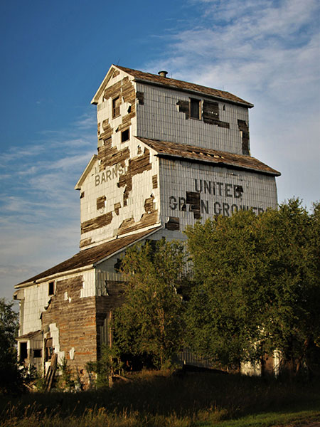 United Grain Growers grain elevator at Barnsley