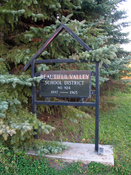 Beautiful Valley School commemorative sign