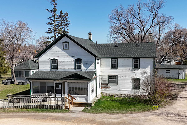 Inkster House / Bleak House