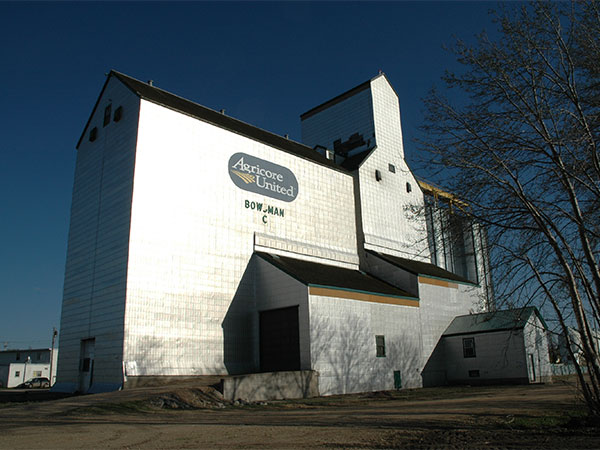 Manitoba Pool grain elevator C at Bowsman