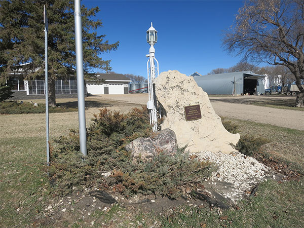 Braddock School commemorative monument