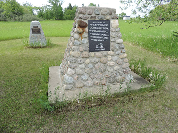 Bradwardine pioneers commemorative monuments