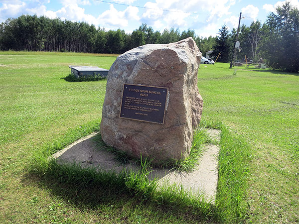 Briggs Spur School commemorative monument