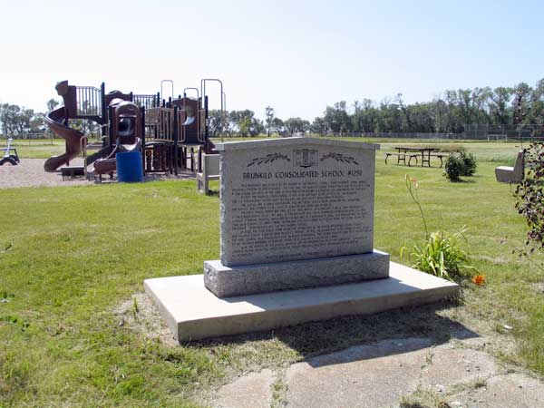 Brunkild School commemorative monument