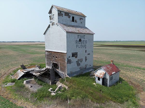 Aerial view of former Lake of the Woods grain elevator at Cameron