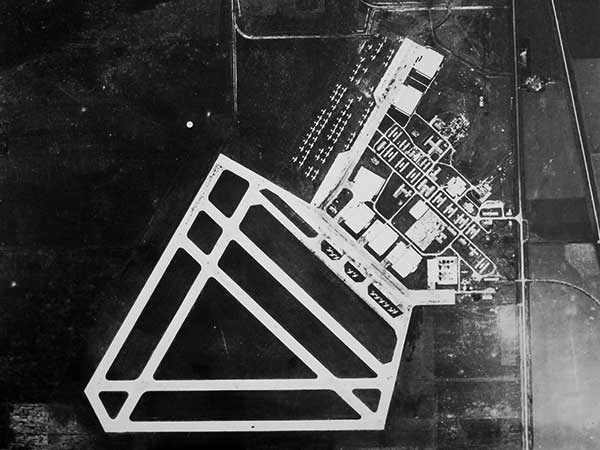 Aerial view of the No. 33 Service Flying Training School during the Second World War