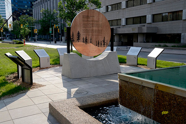 Monument on the impacts of the Shoal Lake Aqueduct on Shoal Lake 40 First Nation