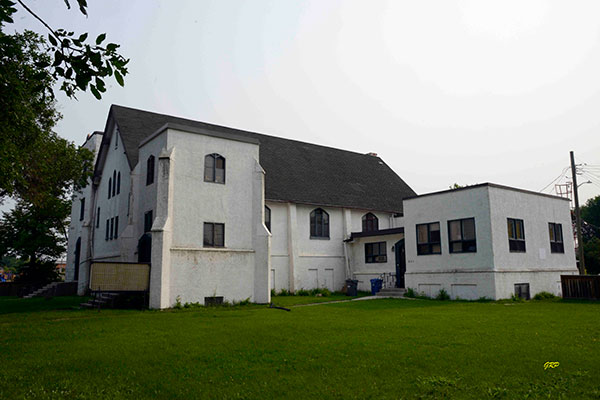 Chalmers United Church