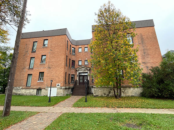 Chatsworth Apartments