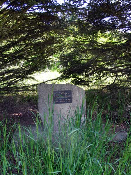 Crocus Hill School commemorative monument