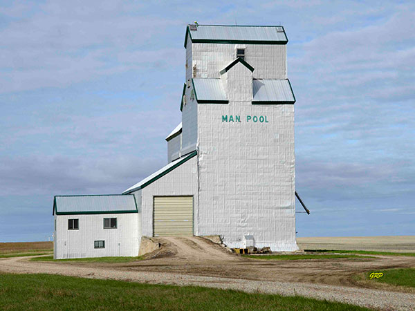 The former Manitoba Pool grain elevator at Dalny