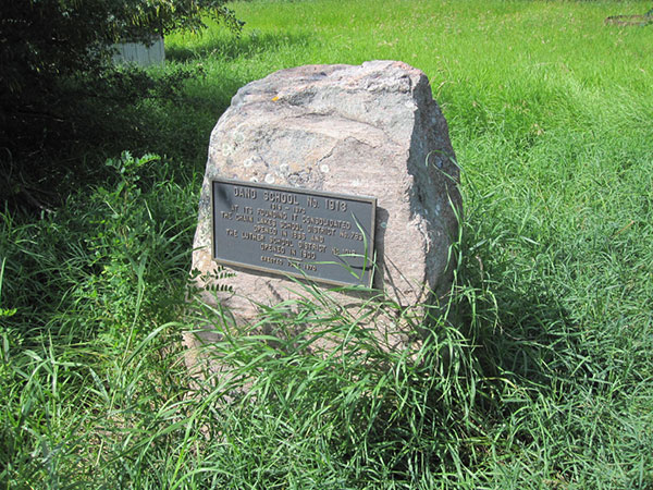 Dand School commemorative monument