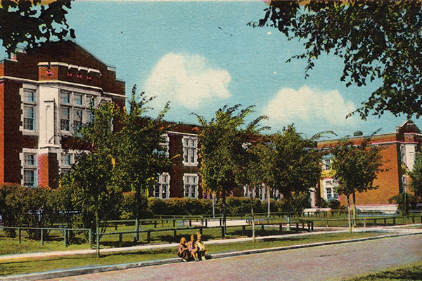 Postcard view of Daniel McIntyre Collegiate