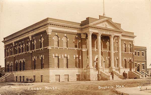 Postcard view of Dauphin Court House