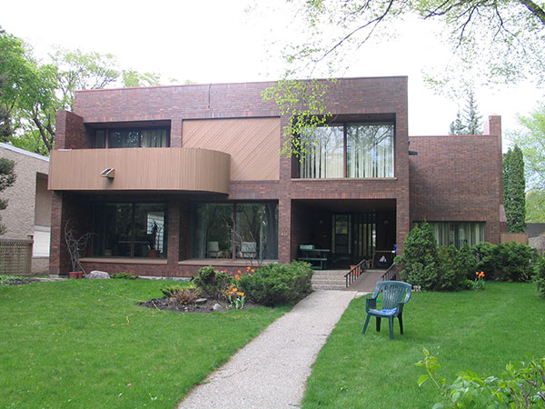 A modern residence on the former site of Davidson House