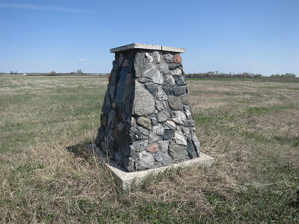 Deer Park School commemorative monument