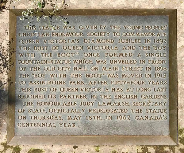 Closeup of plaque on Queen Victoria’s Diamond Jubilee Monument