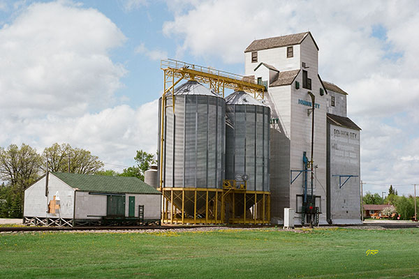 Manitoba Pool grain elevator at Dominion City