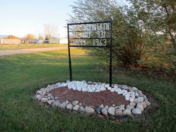 East Mountain School commemorative sign