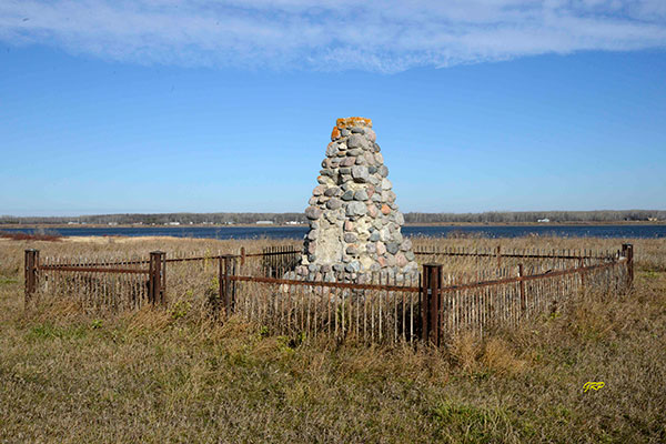 Fort Maurepas Monument