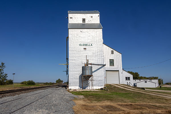 Former Manitoba Pool grain elevator at Glenella