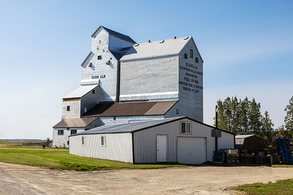 Former Manitoba Pool grain elevator at Glenella