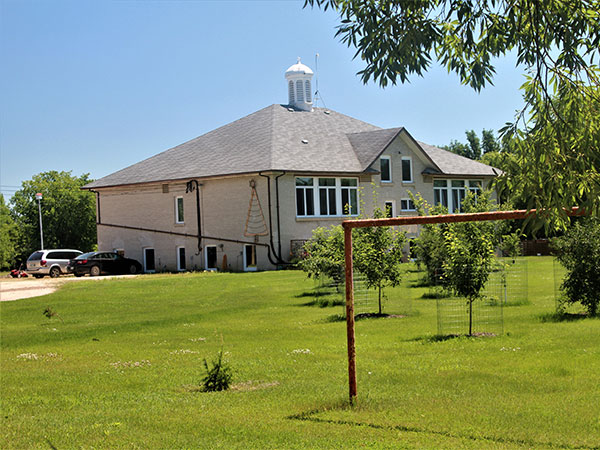 The former Graysville School building