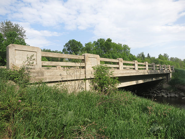 Concrete beam bridge no. 1604 over Henderson Creek