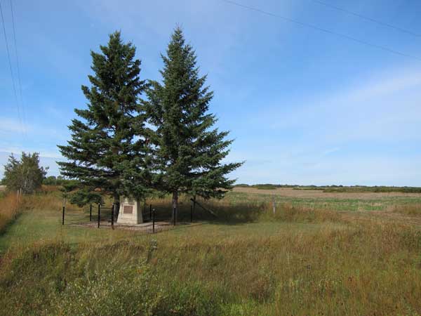 Hills Green School commemorative monument