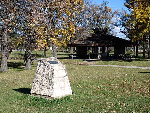 Hyland Park commemorative monument