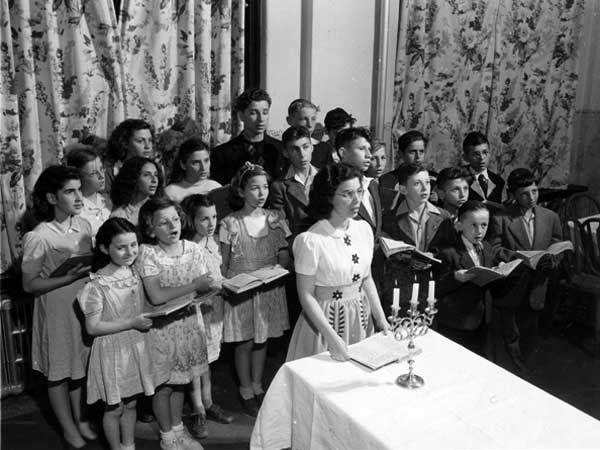 Children’s choir at the Jewish Orphanage