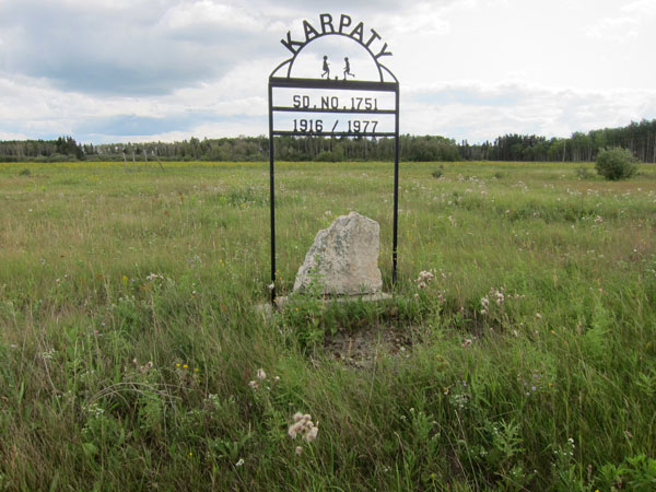 Karpaty School commemorative monument