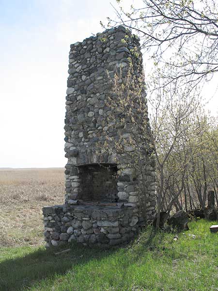 Abandoned chimney from the Kirchhoffer Lodge