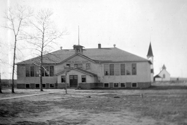 The second Lac du Bonnet School, built in 1931 and destroyed by fire in 1945