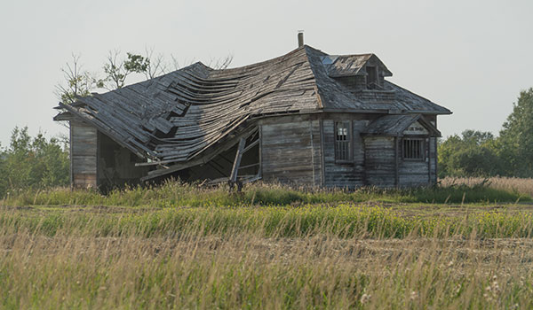 The former Loon Lake School building at N51.59591, W100.47335