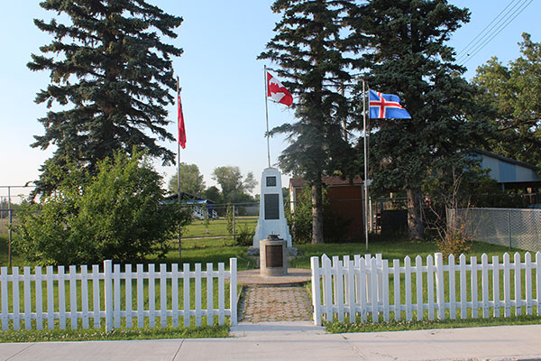 Lundar Pioneers Monument