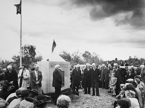 Unveiling ceremony for the Millford commemorative monument