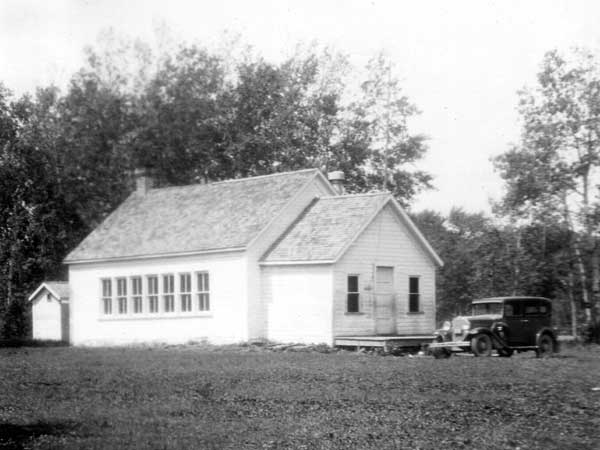 The first Minerva School building