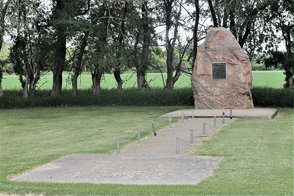 Nelson commemorative monument