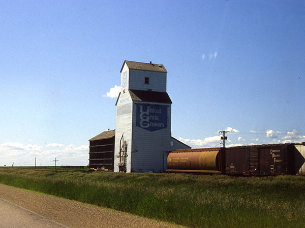 United Grain Growers grain elevator at Newstead