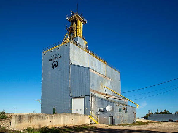 The former Manitoba Pool grain elevator at Niverville